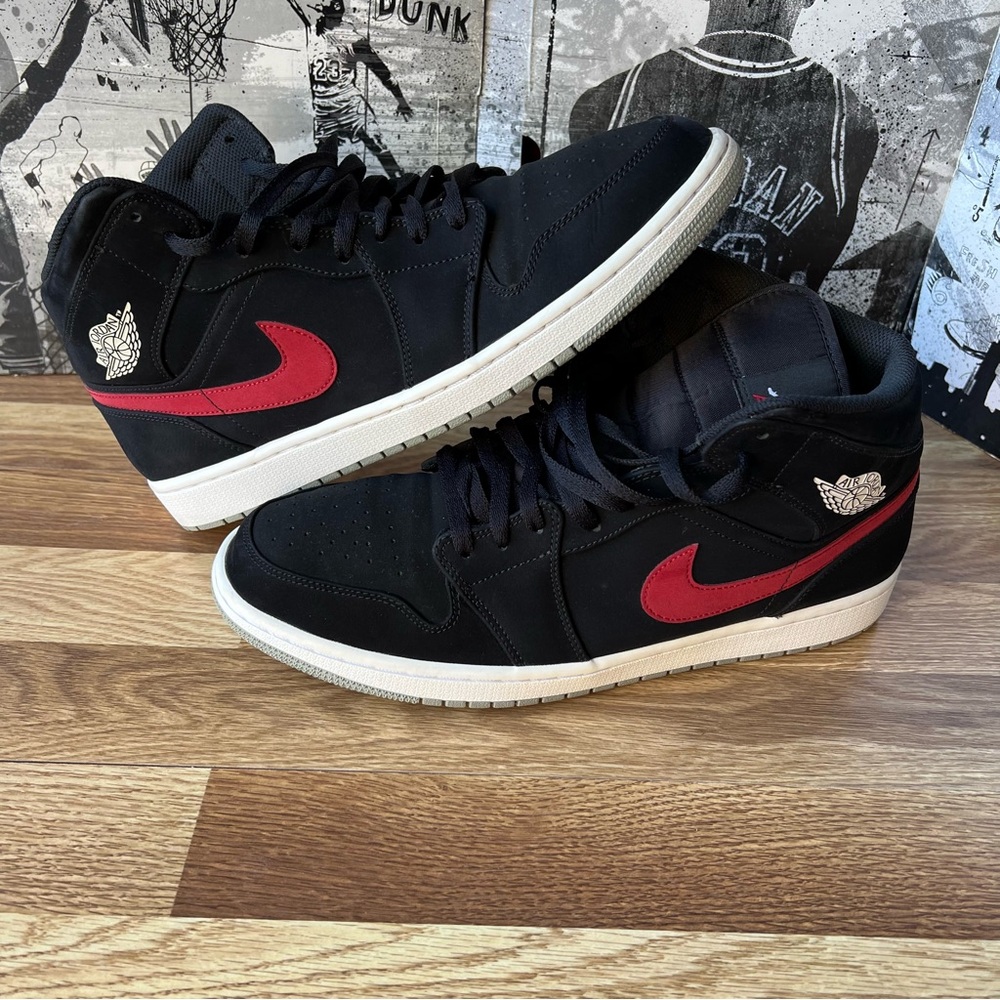 2018 AirJordan 1 mid Multicolor Sneakers 554724-065